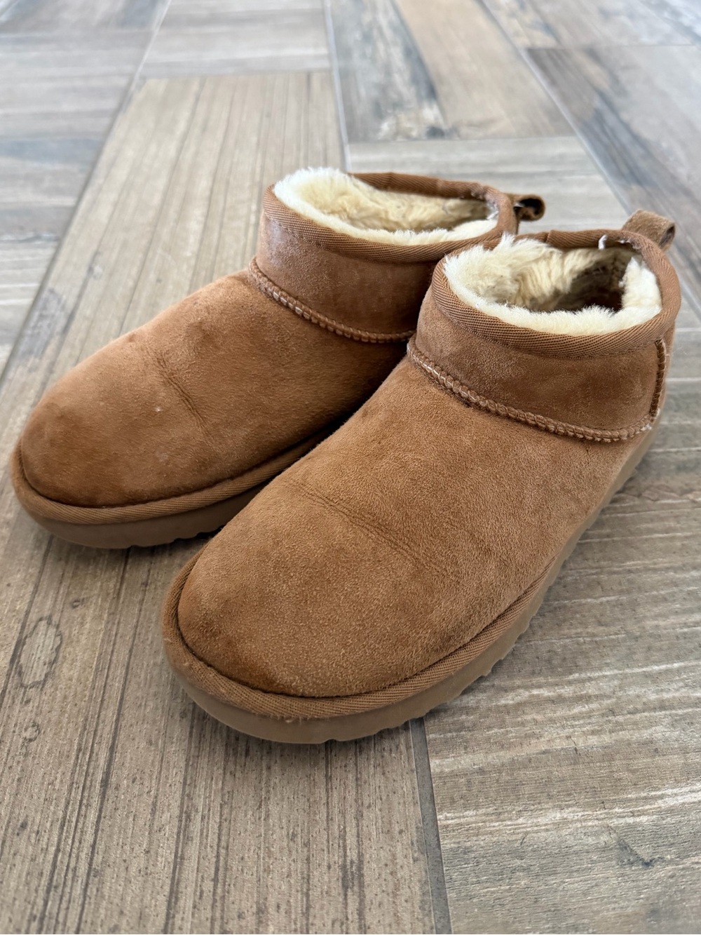 Ugg Classic Ultra Mini Women’s size 7